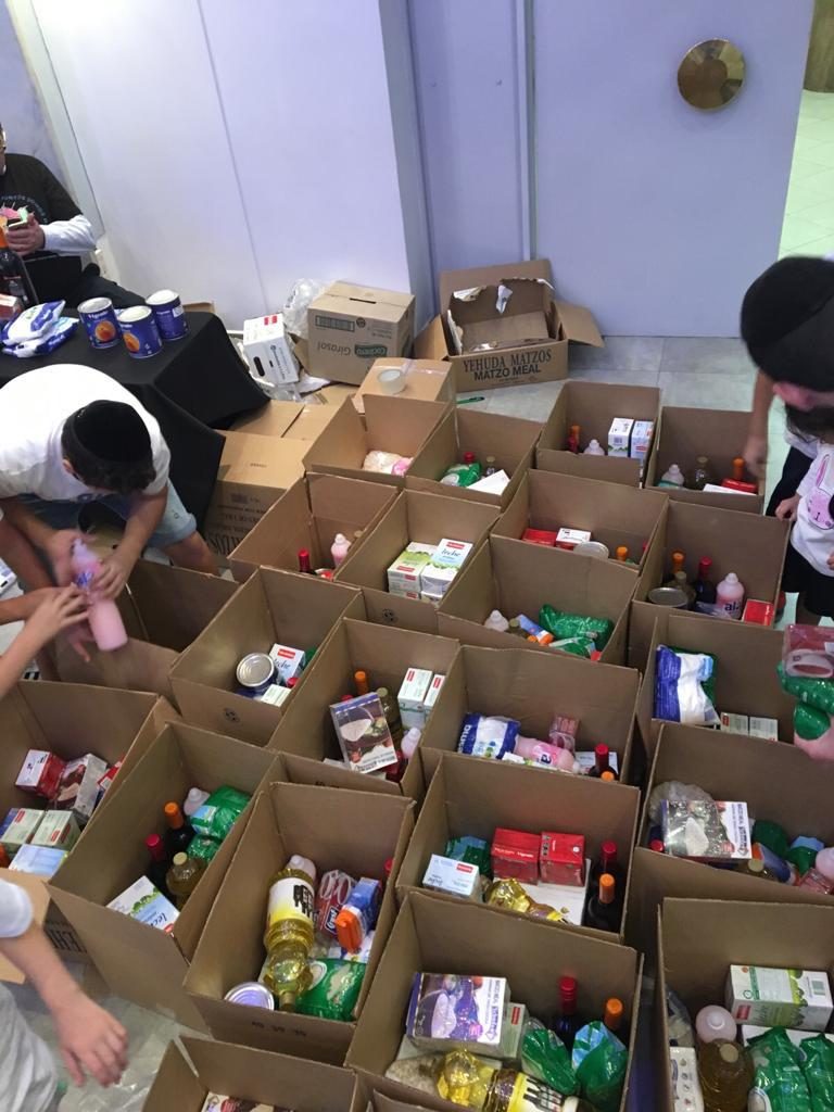 Bolsones preparados con productos esenciales.